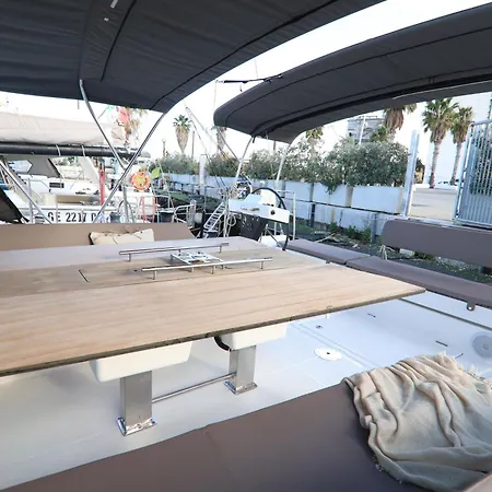 Botel Dormire In Barca A Vela Palermo
