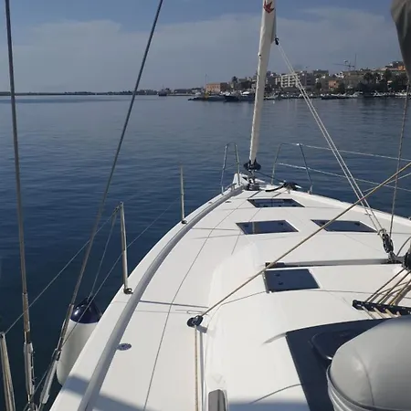 Dormire In Barca A Vela Πλωτό κατάλυμα Παλέρμο